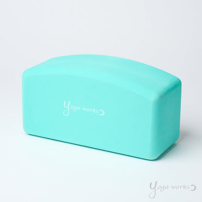 らくねるアーチヨガブロック